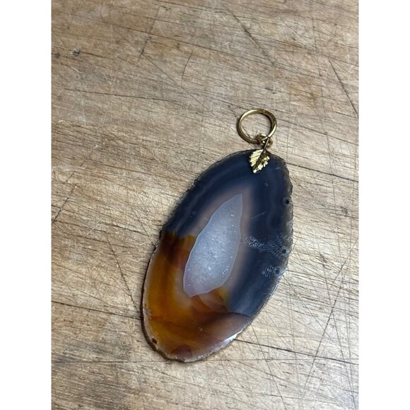 Jewelry - Natural Agate Slice Pendant With Gold Leaf Charm